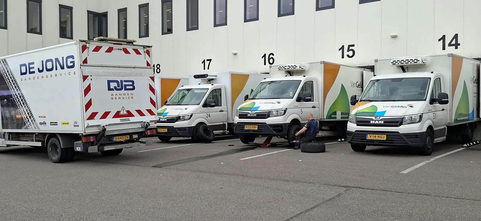 Van Gelder houdt grip op 80 voertuigen